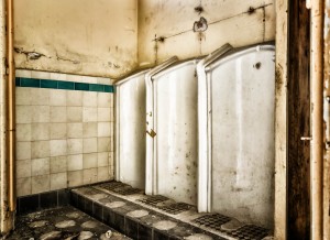 sexe-parafilias-salle de bain-sale-selles-urine